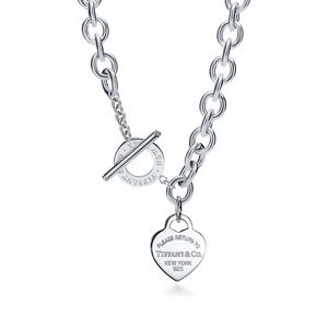 Return to Tiffany Heart Tag Toggle Necklace
in Silver with box and pouch